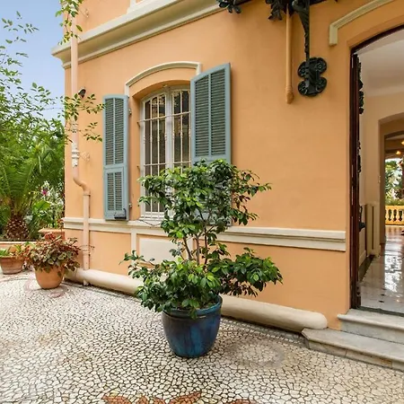 Gioiello 10, Emma וילה