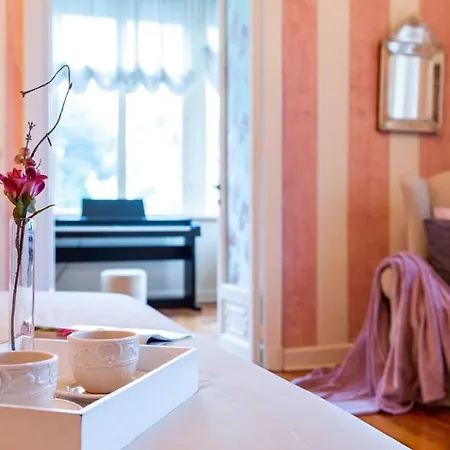 Villa Gioiello 10, Emma